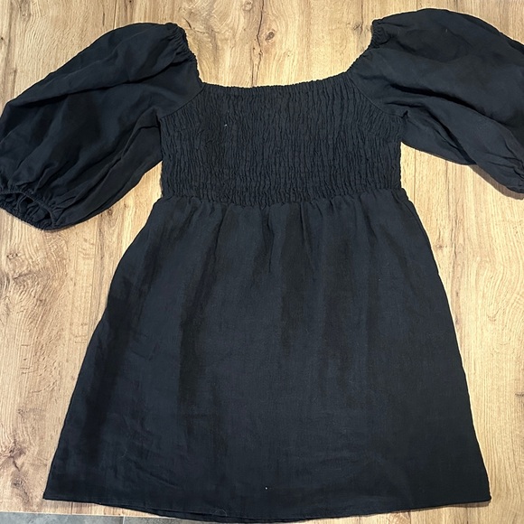 Tuckernuck Black Annie Dress large linen puff sleeve like new - Picture 3 of 4